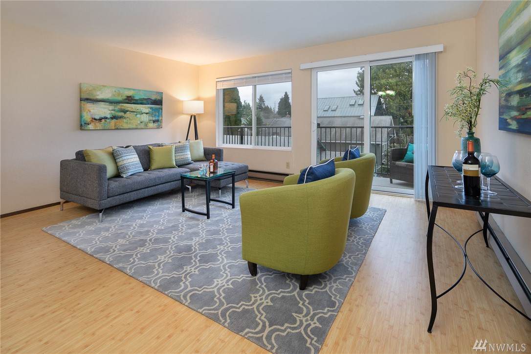 10110 Greenwood Ave - Photo 1