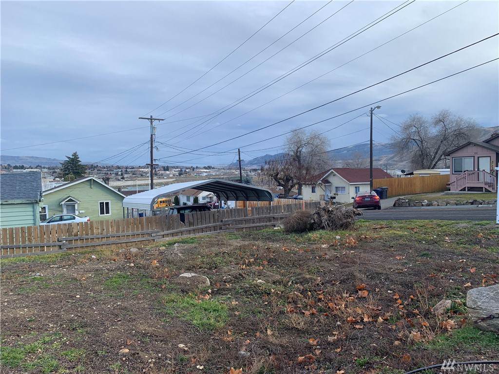 130 Crawford Ave - Photo 1