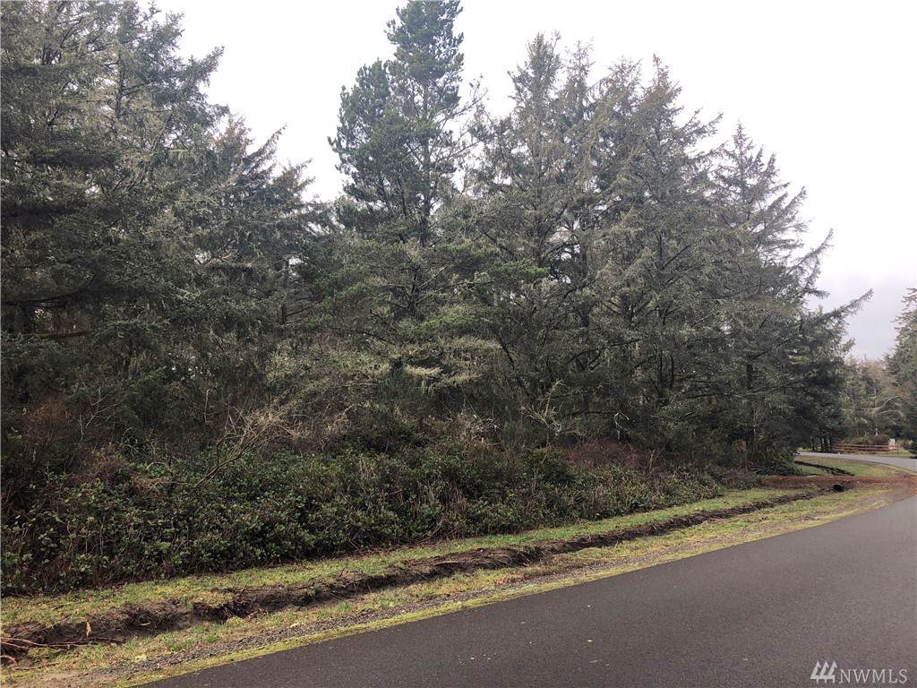 1021 Discovery Ave - Photo 1