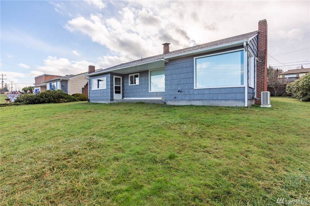 932 Lauridsen Blvd - Photo 1