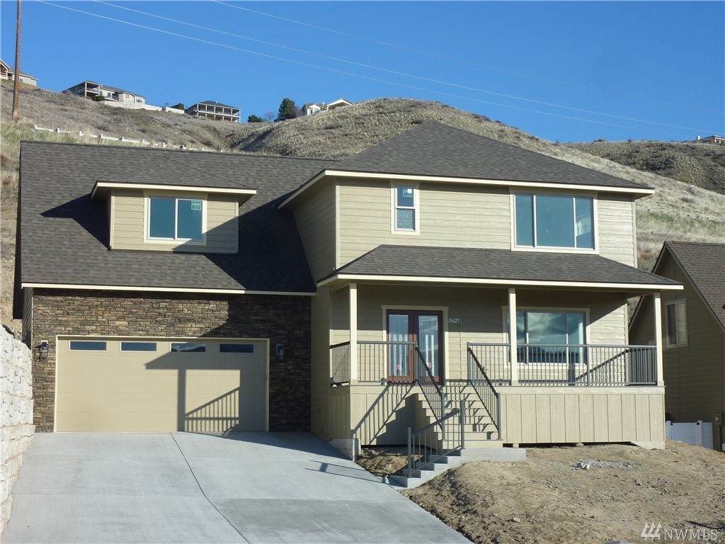 2627 Catalina Ave - Photo 1