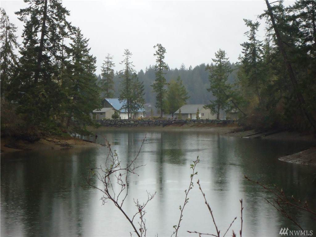 5-track Geist Meadows - Photo 1