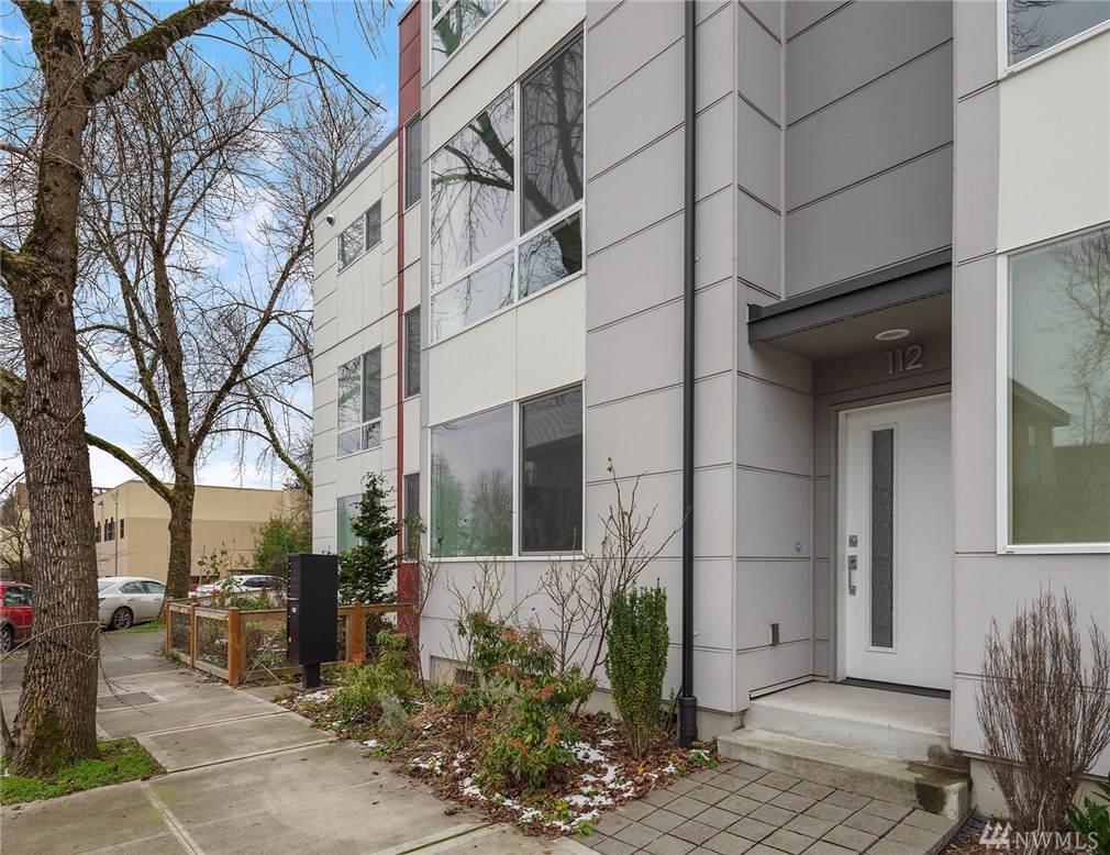 112 22nd Ave - Photo 1