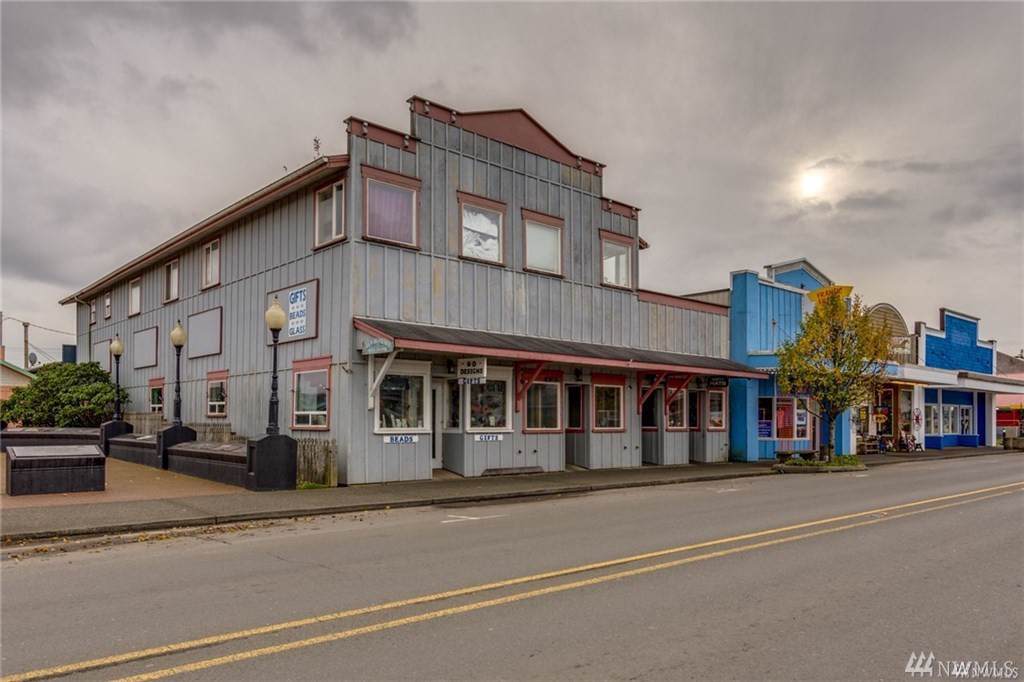 304 Pacific Ave - Photo 1