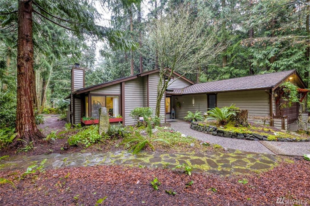 220 Fairbreeze Drive - Photo 1