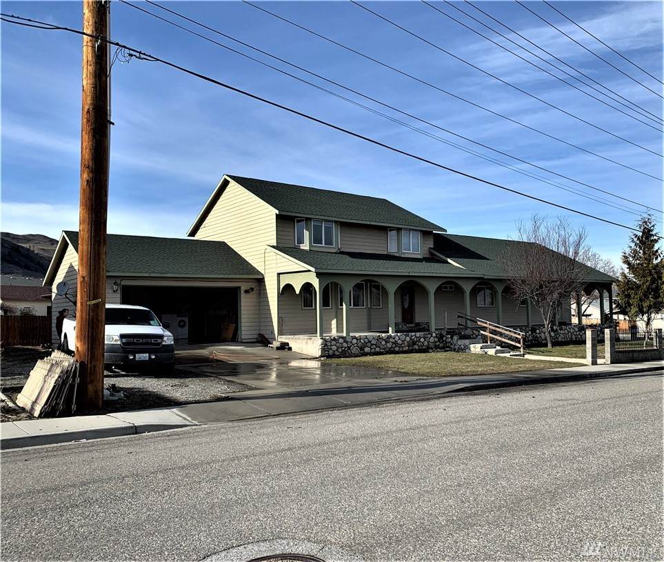 1530 Okanogan Ave - Photo 1