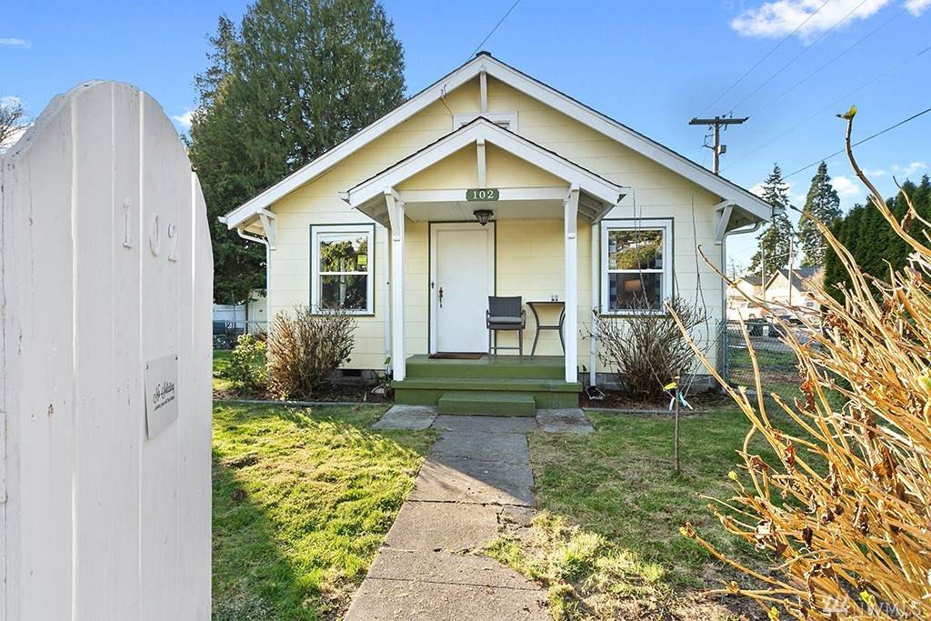 102 12th St - Photo 1
