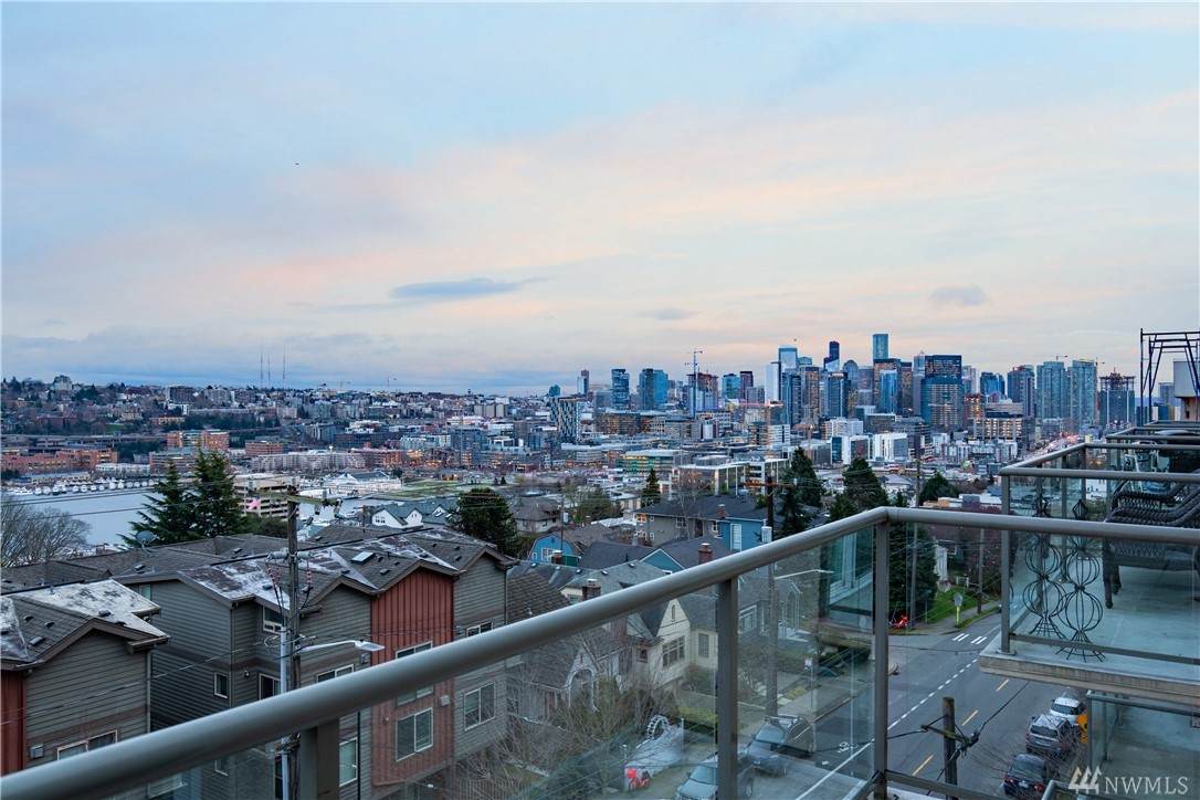1525 Taylor Ave - Photo 1