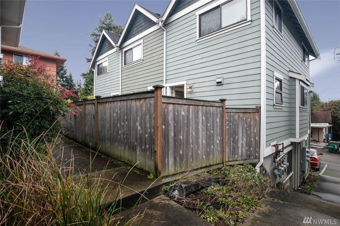9243 35th Ave - Photo 1