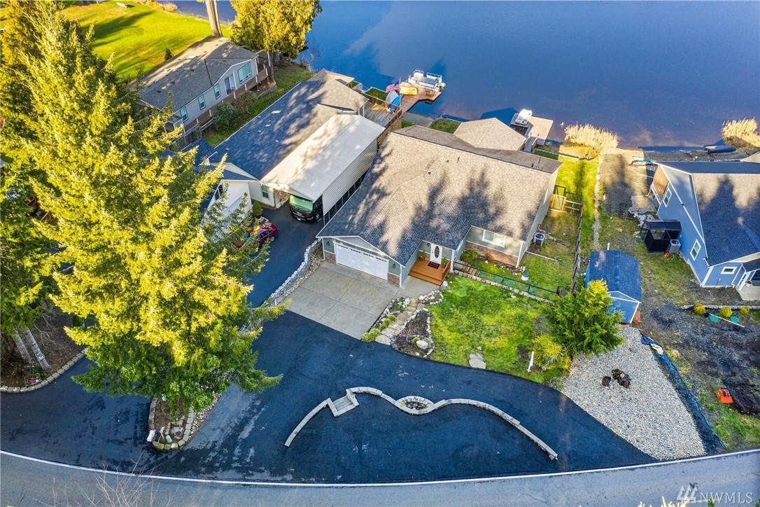 1240 Crescent Dr - Photo 1