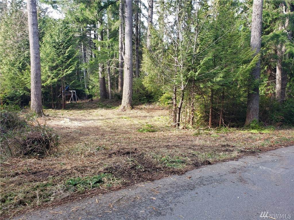 460 Lakeshore Dr - Photo 1