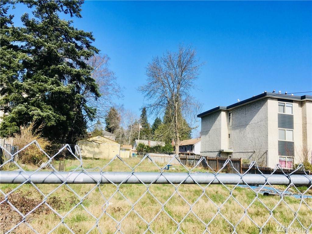 1520 146th St - Photo 1