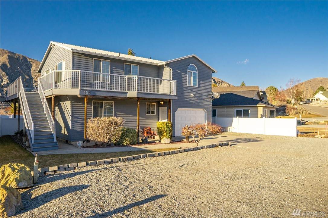 185 Lakeview Ave - Photo 1