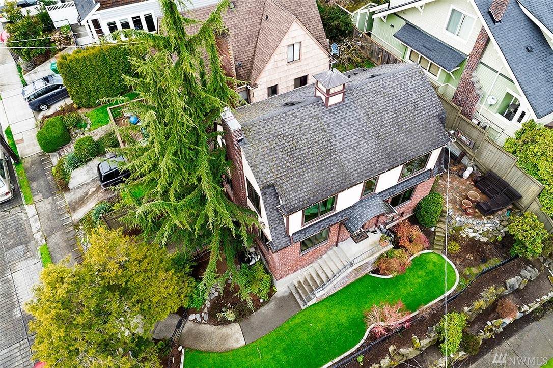 721 33rd Ave - Photo 1