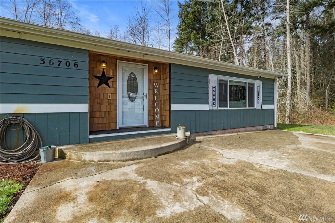 36706 Meridian - Photo 1