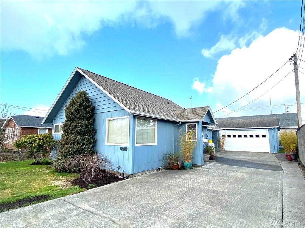 204 5th St - Photo 1 204 5th St - Photo 1