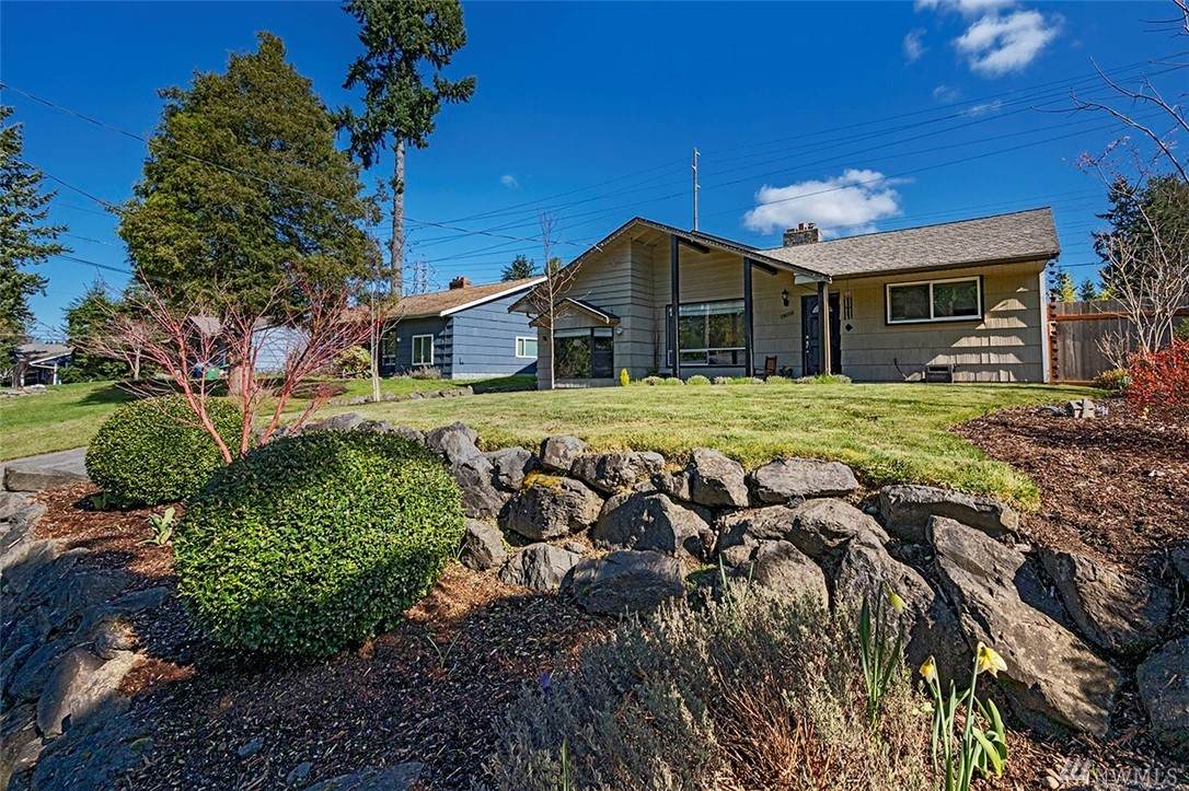18058 7th Ave - Photo 1