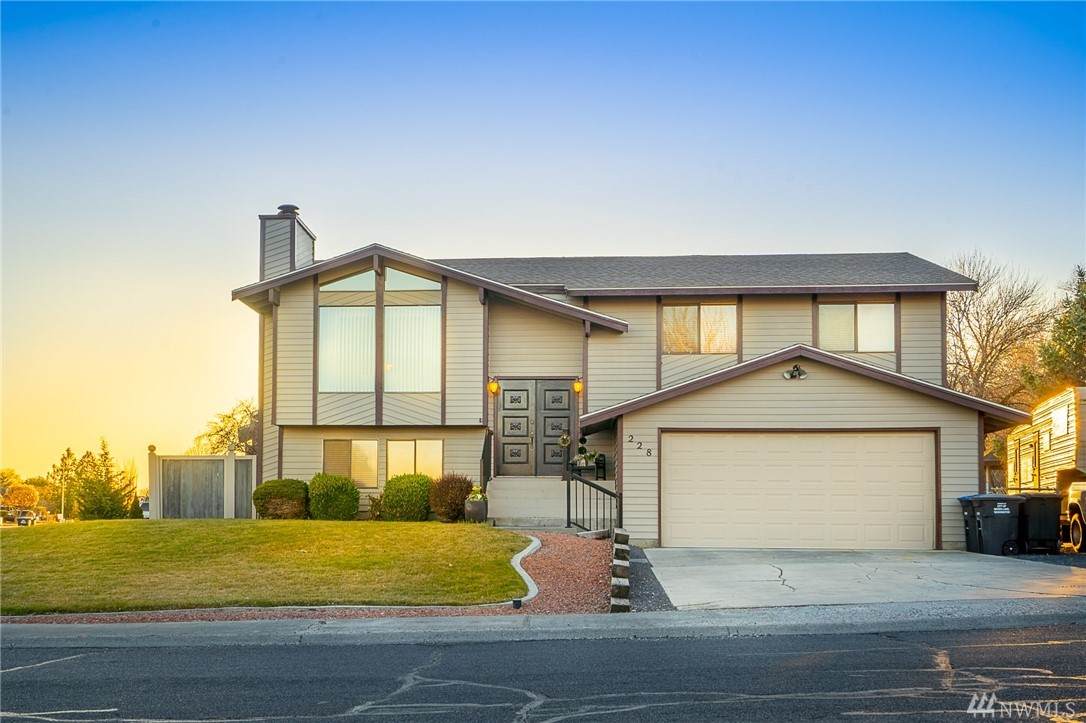 228 Larkspur St - Photo 1
