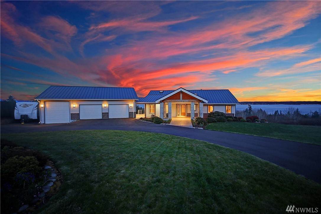 875 Michael Wy - Photo 1