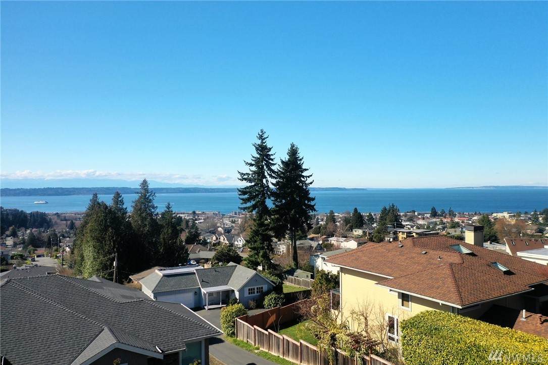 808 9th Ave - Photo 1