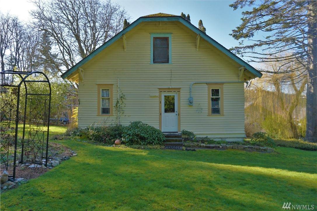 223 Ashley Ave - Photo 1