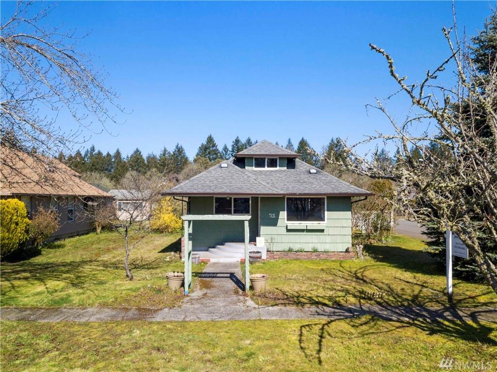 501 Louviers Ave - Photo 1
