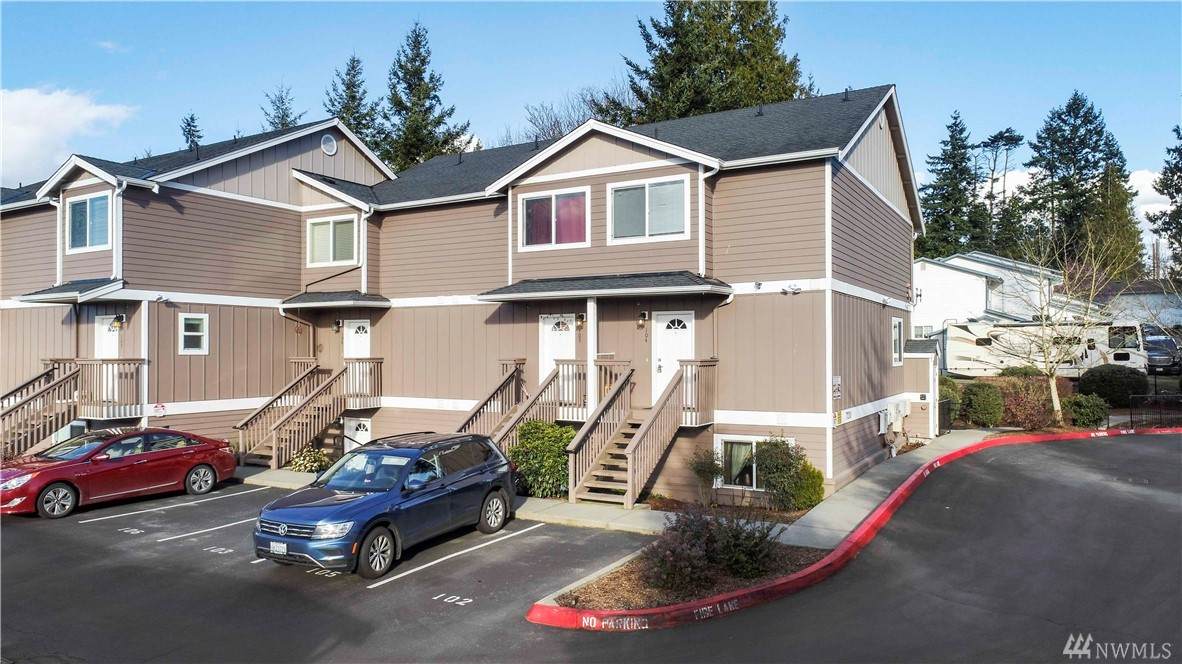 7220 Rainier Dr - Photo 1