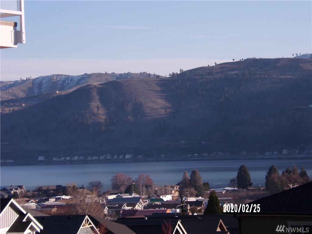 527 Village Dr - Photo 1