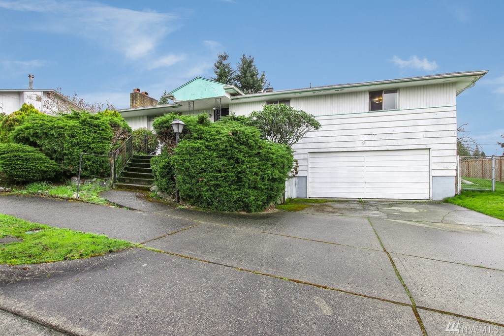 1724 E 61st Street - Photo 1