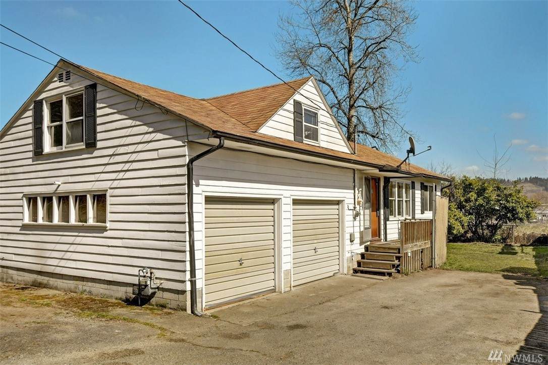 1415 Valley Highway - Photo 1