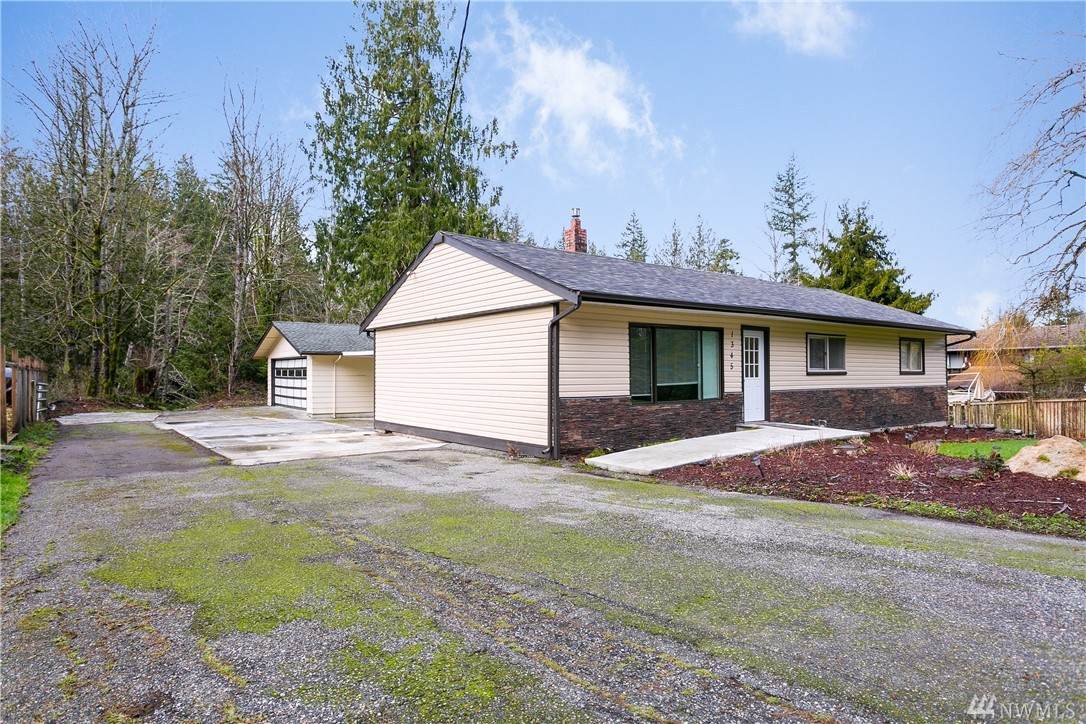 1345 Oriental Ave - Photo 1
