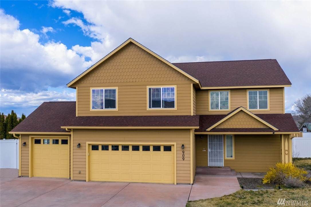 909 Camas Place - Photo 1