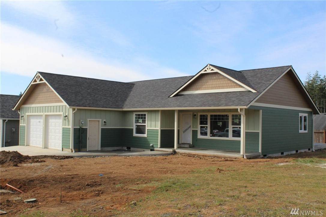 221 Fenway Dr - Photo 1