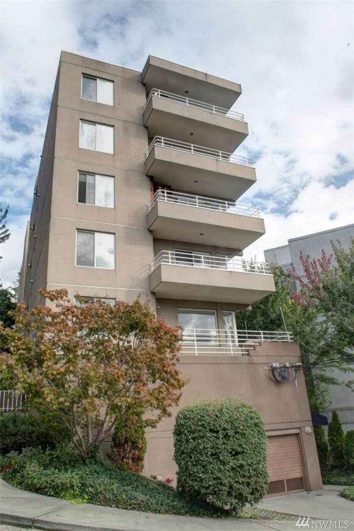 622 6th Ave - Photo 1