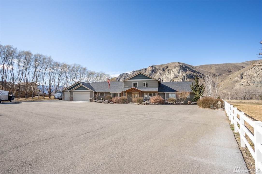 5005 Nw Cascade - Photo 1