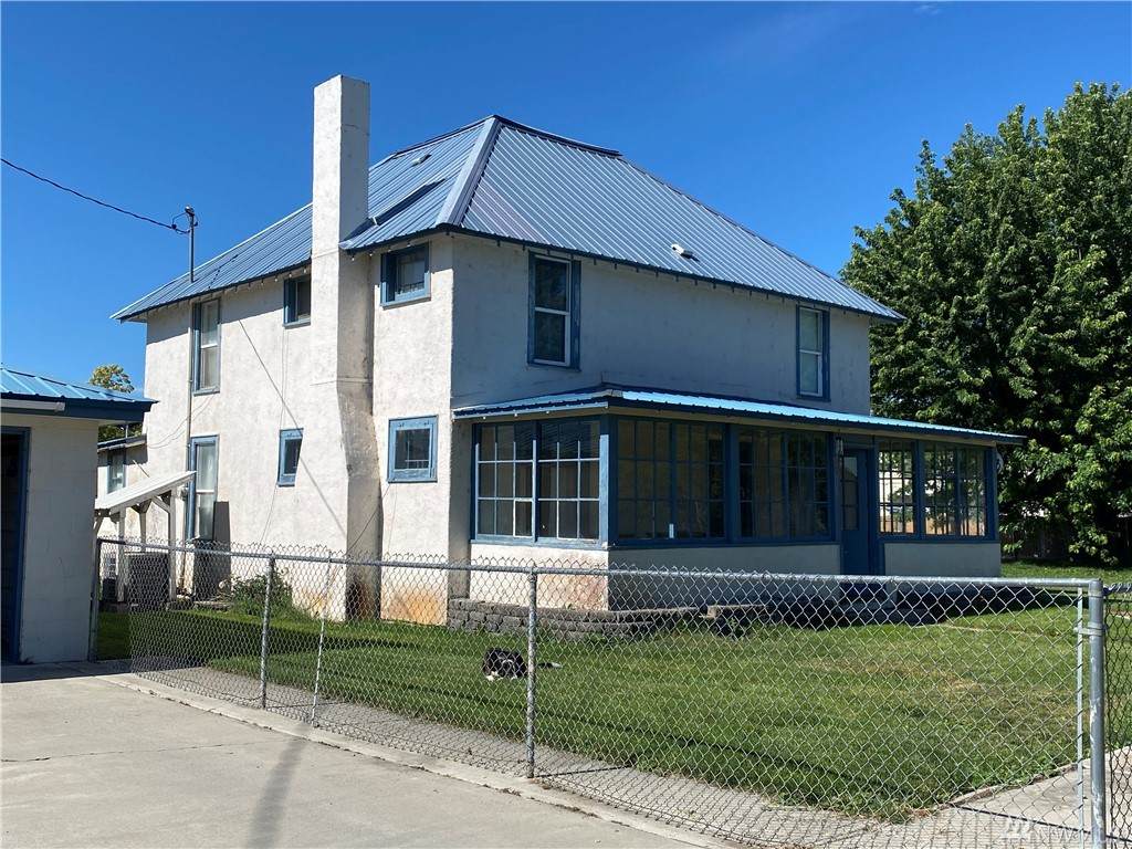501 Griggs Avenue - Photo 1