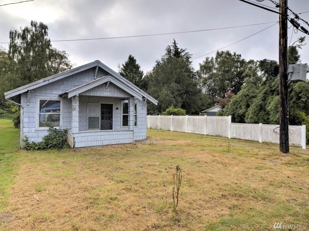 624 11th Street - Photo 1