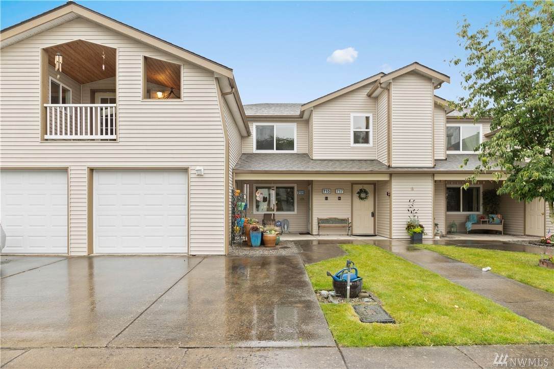 715 Cascade Palms Court - Photo 1