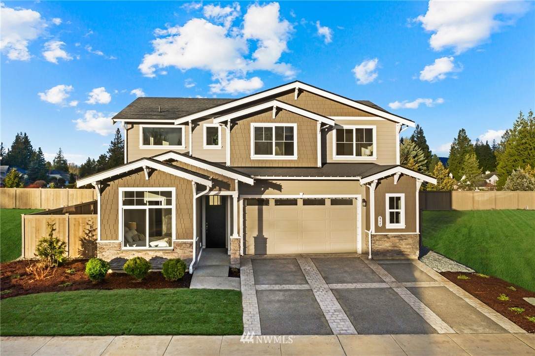 942 Rainier Loop - Photo 1