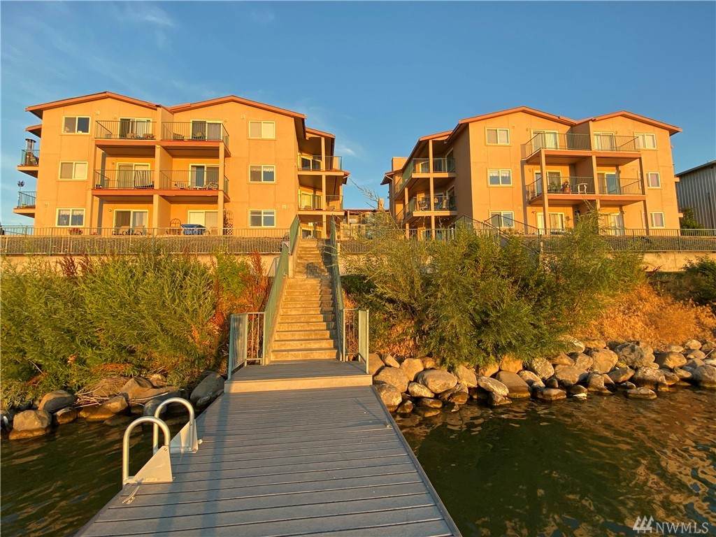 2900 Marina Drive - Photo 1