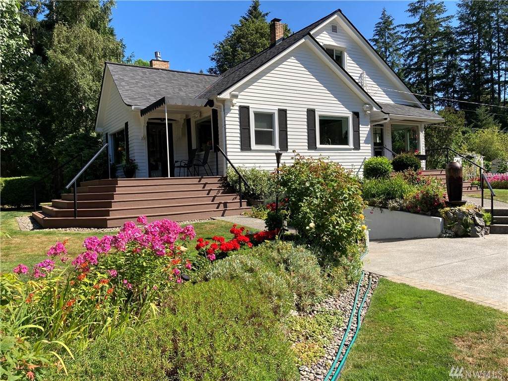 2927 Marine Drive - Photo 1