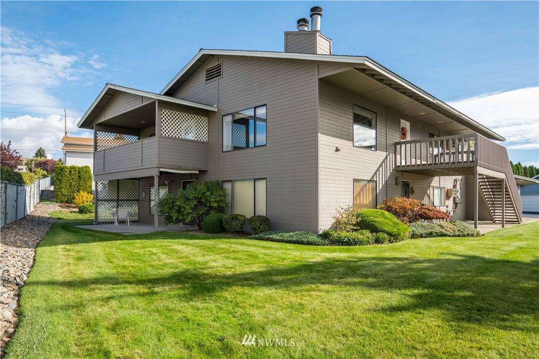 1352 Eastmont Avenue - Photo 1