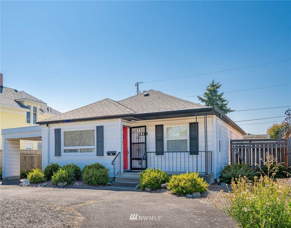 2215 Lynn Street - Photo 1