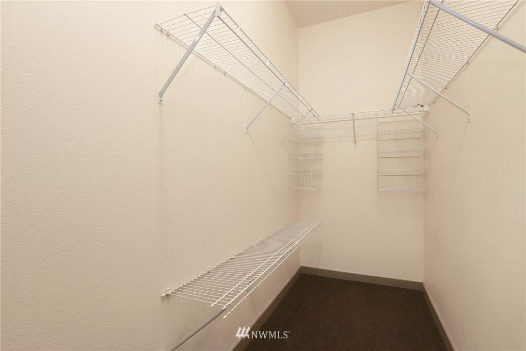 375 Kirkland Avenue - Photo 1