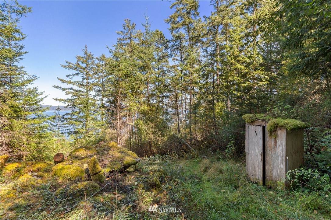 516 Big Foot Road - Photo 1