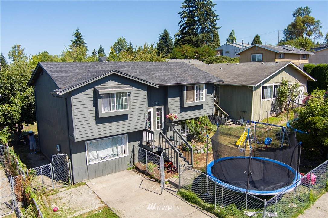 2027 George Street - Photo 1