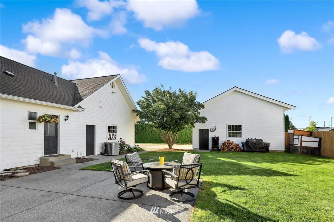 1375 Bradley Meadows Lane - Photo 1