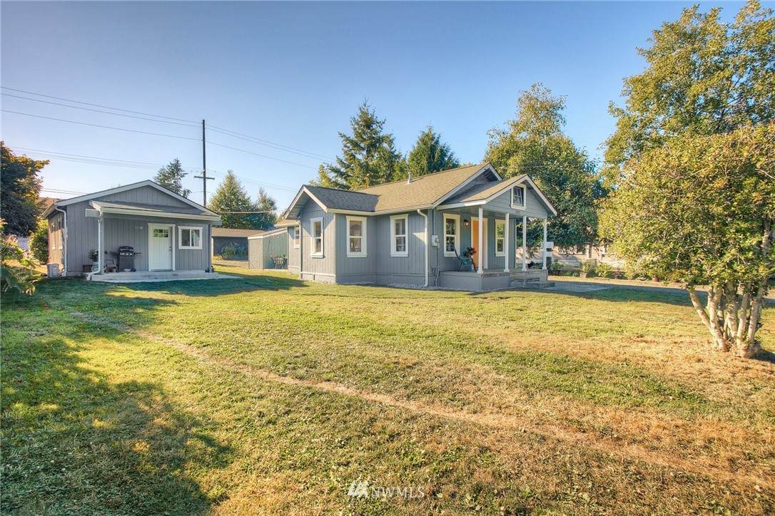 323 Cushing Street - Photo 1