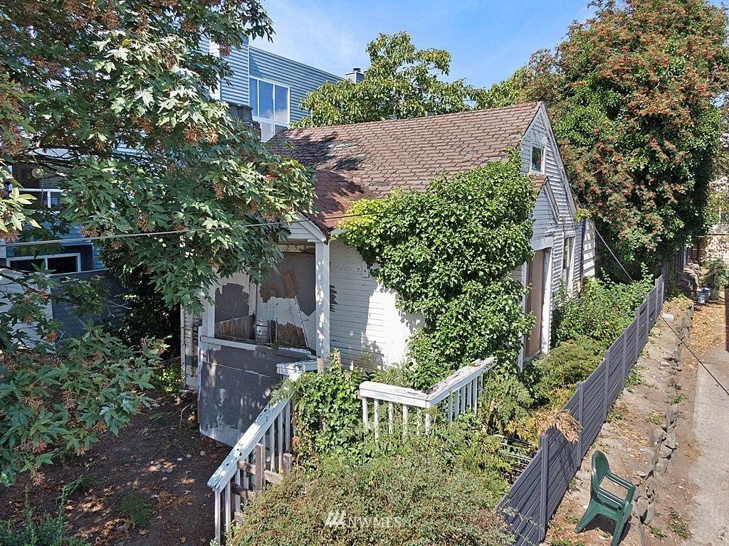 758 72nd Street - Photo 1