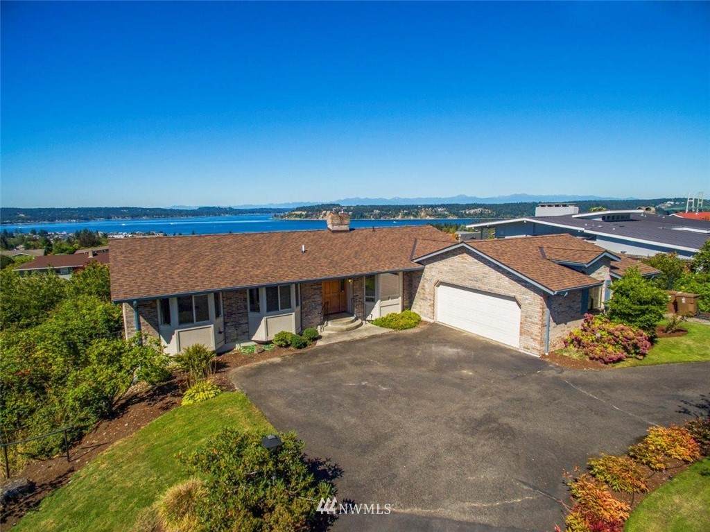 1752 Fernside Drive - Photo 1